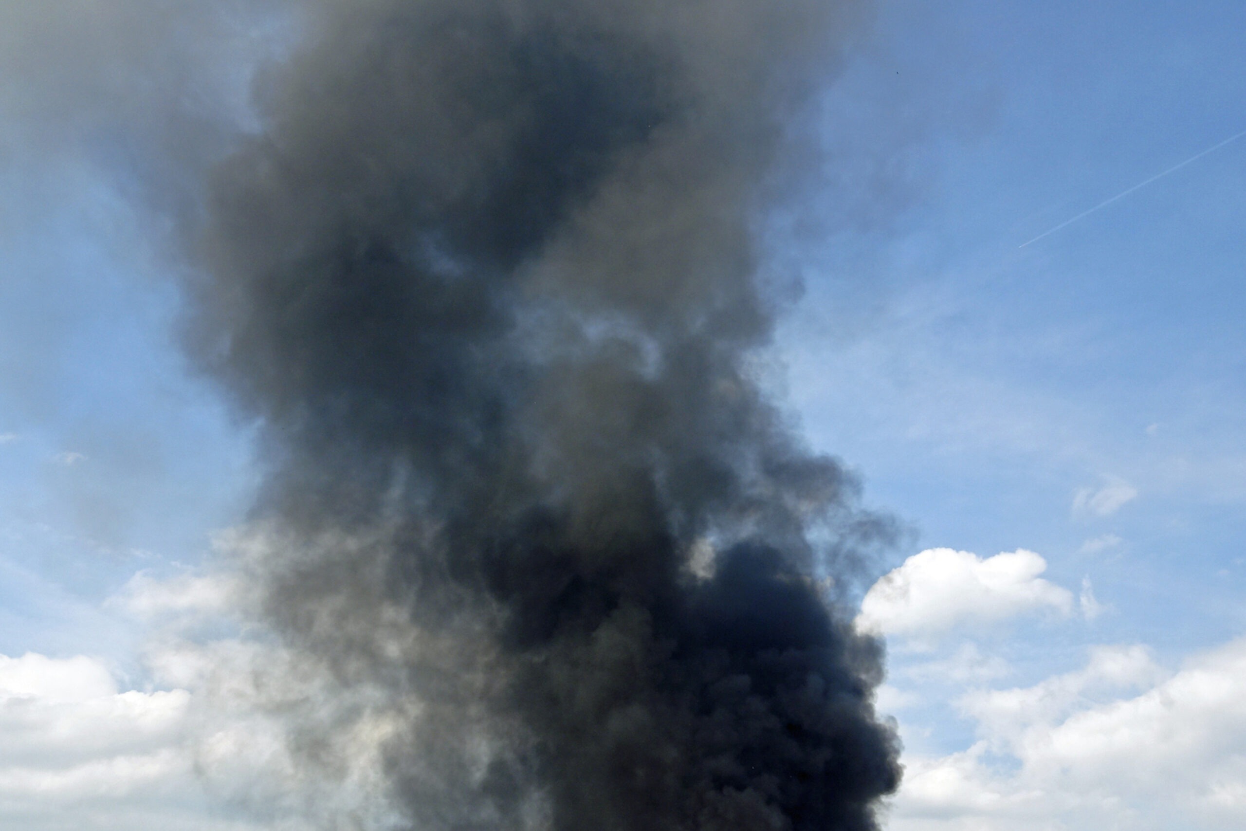 Großbrand in Bad Kreuznach: Fahrzeughalle vollständig zerstört