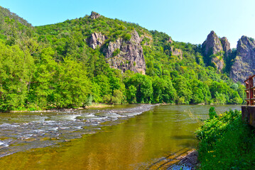 Kritische Betrachtung der Verkehrssicherungs -pflicht am Rheingrafenstein: Fragen zur Verzögerung und Verantwortung