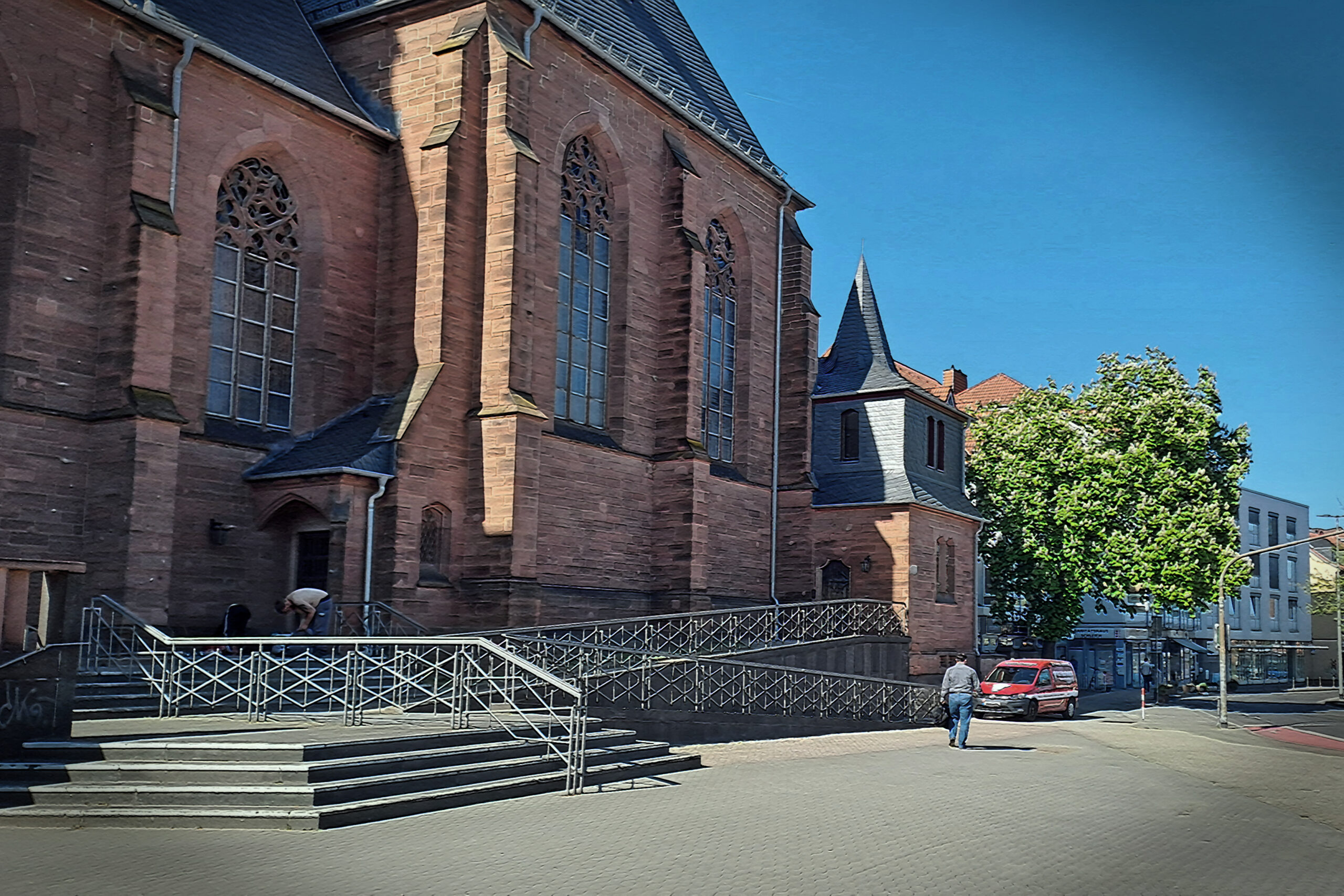 Bad Kreuznach: Weiteres Projekt zur Entsiegelung vor der Heilig-Kreuz-Kirche geplant